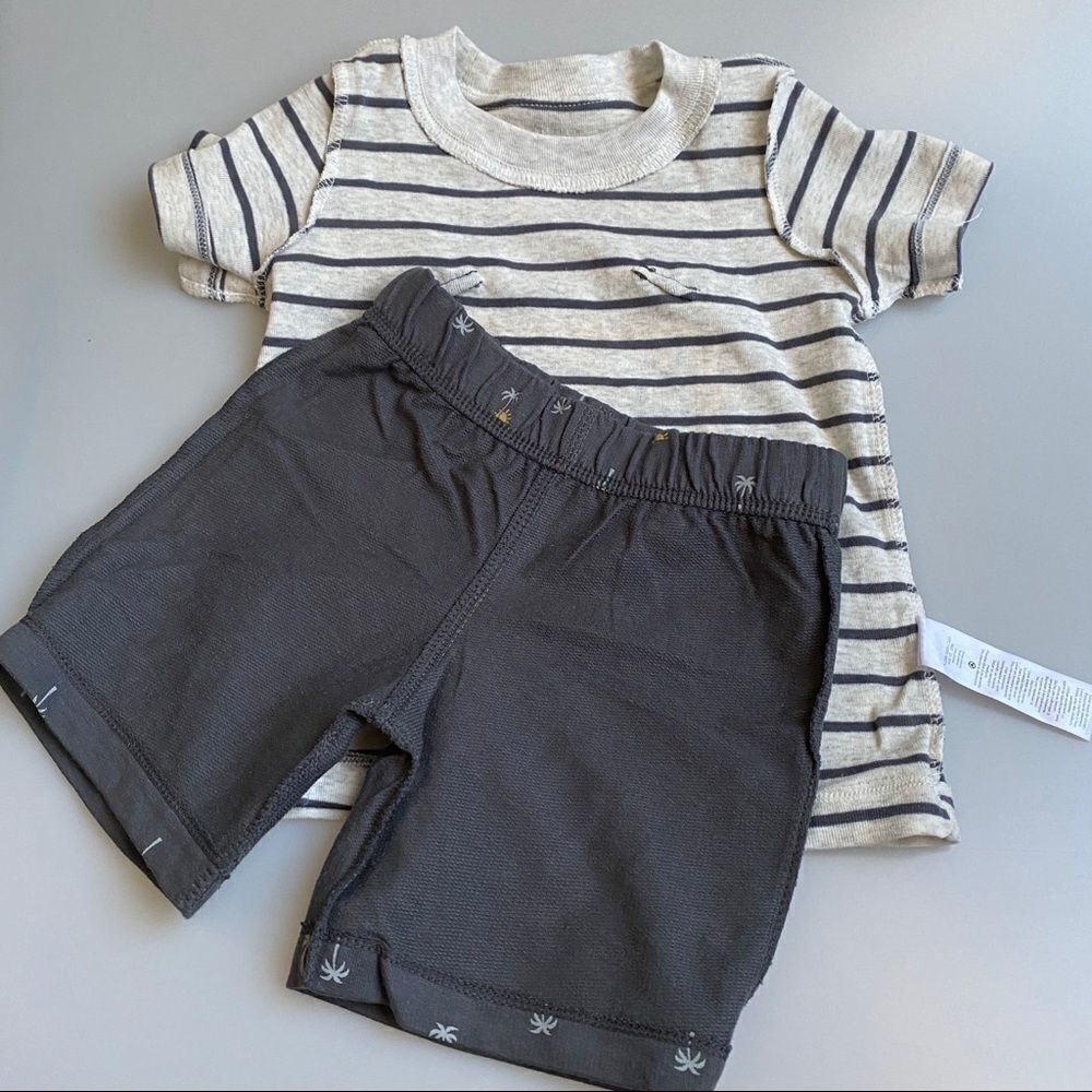 Carter’s Shorts Set - Picture 4 of 10